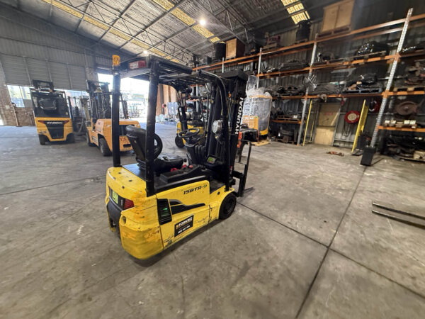 1.5 Tonne Hyundai Electric Forklift For Sale - Image 7