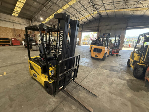 1.5 Tonne Hyundai Electric Forklift For Sale - Image 10