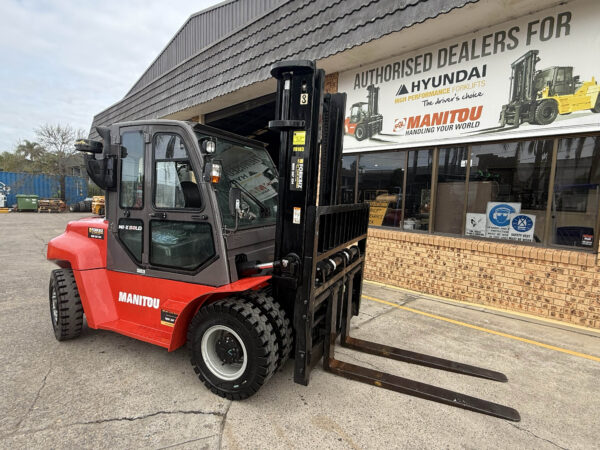 5 Tonne Manitou Forklift For Sale - Image 6