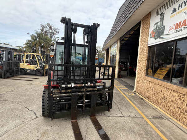 5 Tonne Manitou Forklift For Sale - Image 9