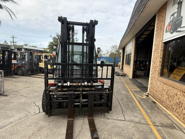 5 Tonne Manitou Forklift For Sale - Image 10