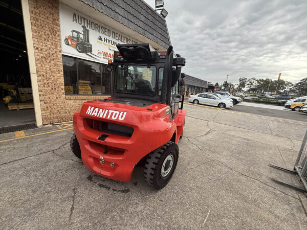 5 Tonne Manitou Forklift For Sale - Image 22