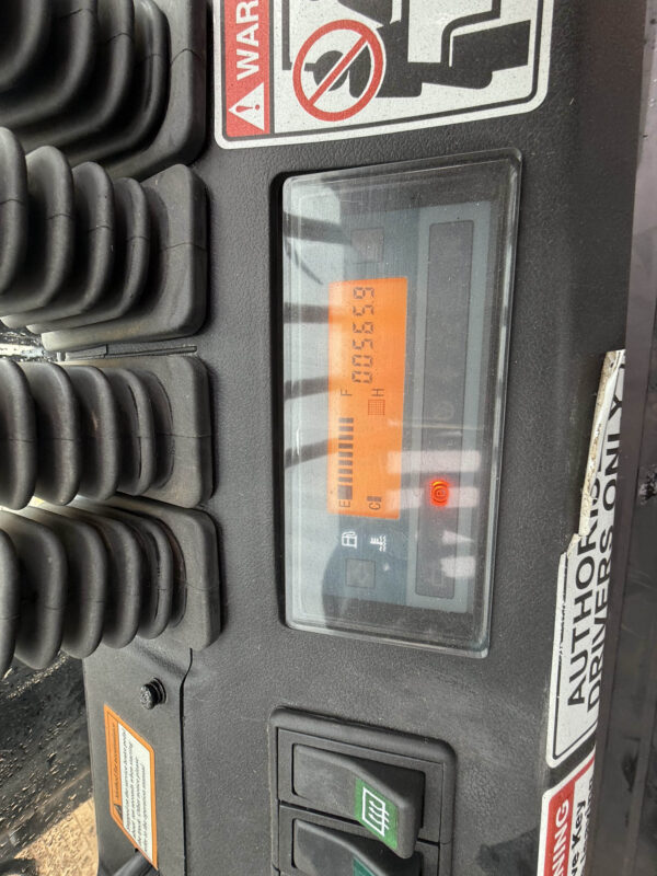 5 Tonne Manitou Forklift For Sale - Image 26