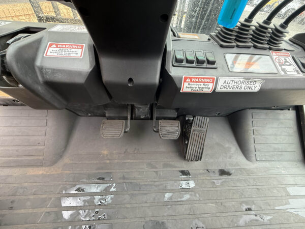 5 Tonne Manitou Forklift For Sale - Image 35