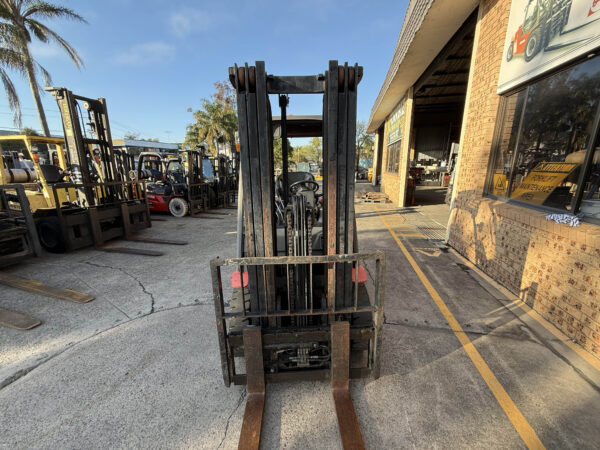 2.5 Tonne Manitou Forklift For Sale - Image 14